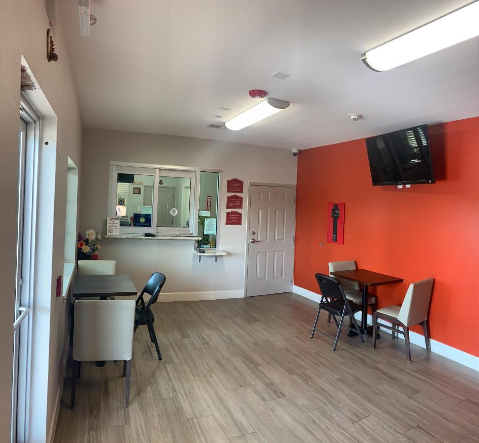 Scottish Inn & Suites - Iah Airport ハンブル エクステリア 写真